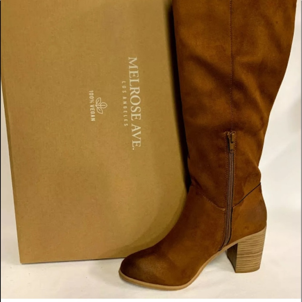WOMENS KNEE-HIGH BLOCK HEEL BOOT, various sizes - Picture 2 of 9